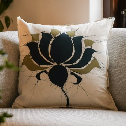 Neluman Throw Pillow - 18